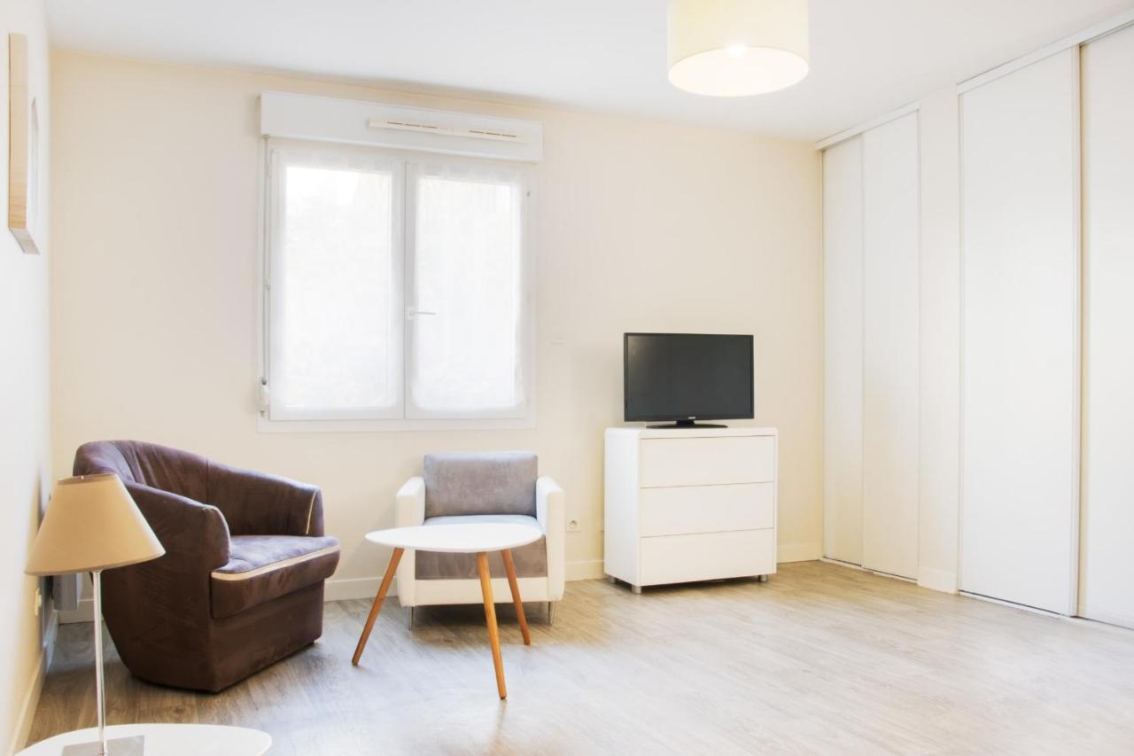 Le 12 Carnot - Serenite Assuree Dans Ce Grand Studio Leilighet Poitiers Eksteriør bilde